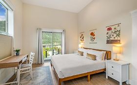 Stirling All Suites Hotel